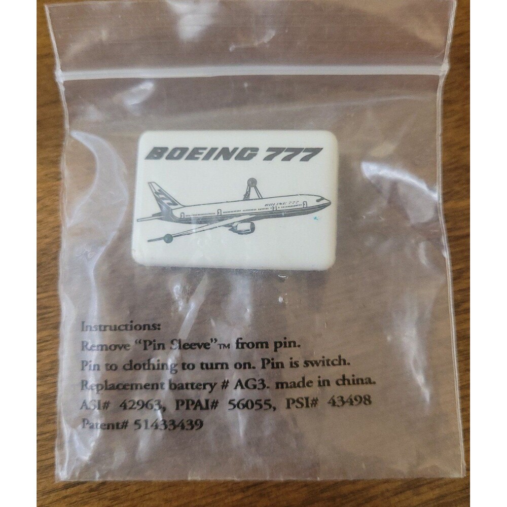 Boeing 777 Jet Lapel PIN with LED lights